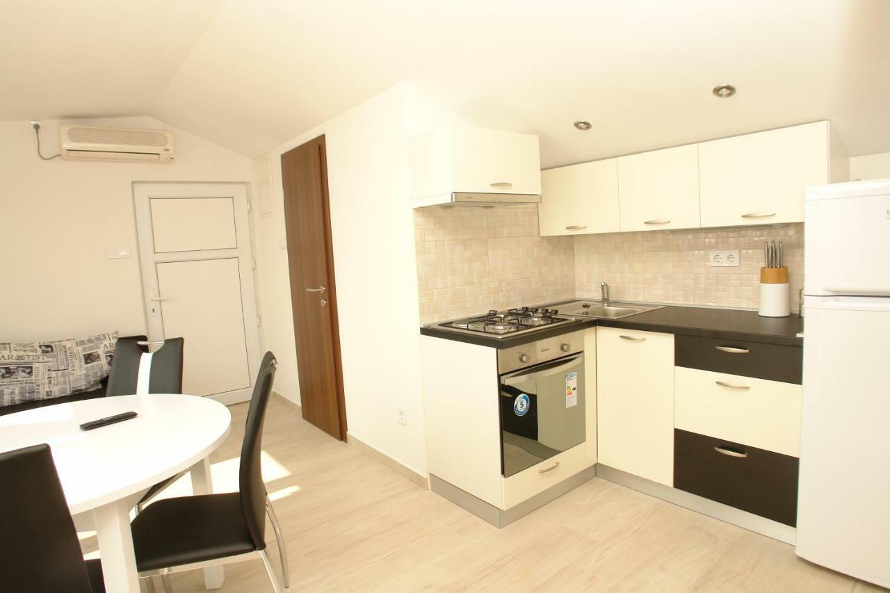 Apartmani Stambuk Mandre Esterno foto